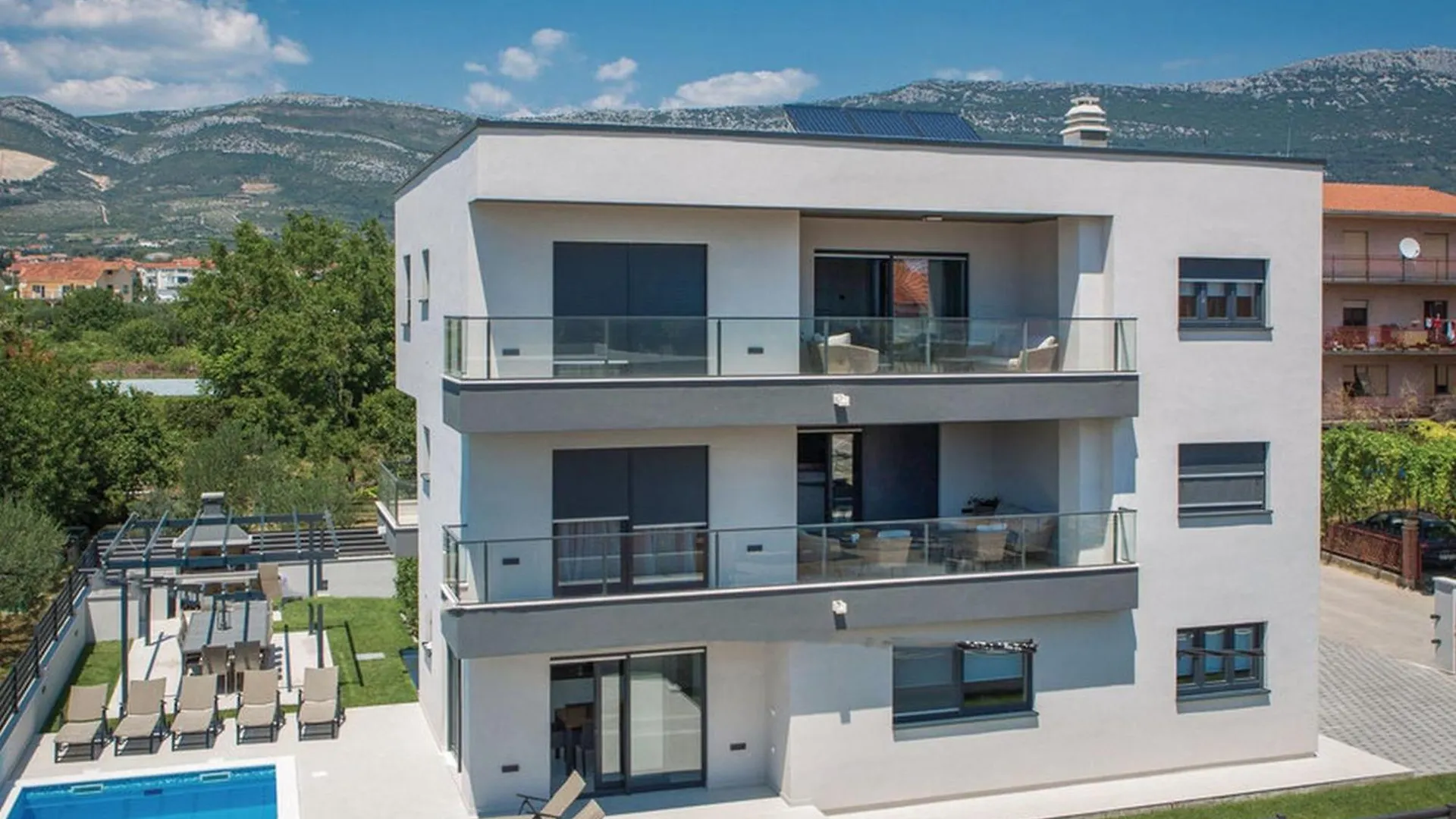 Modern Kastel Villa With Private Pool, Gym, And Large Outdoor Space Kastela